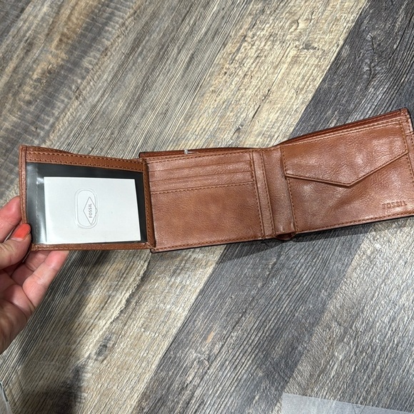 - Fossil wallet for men - Picture 4 of 11